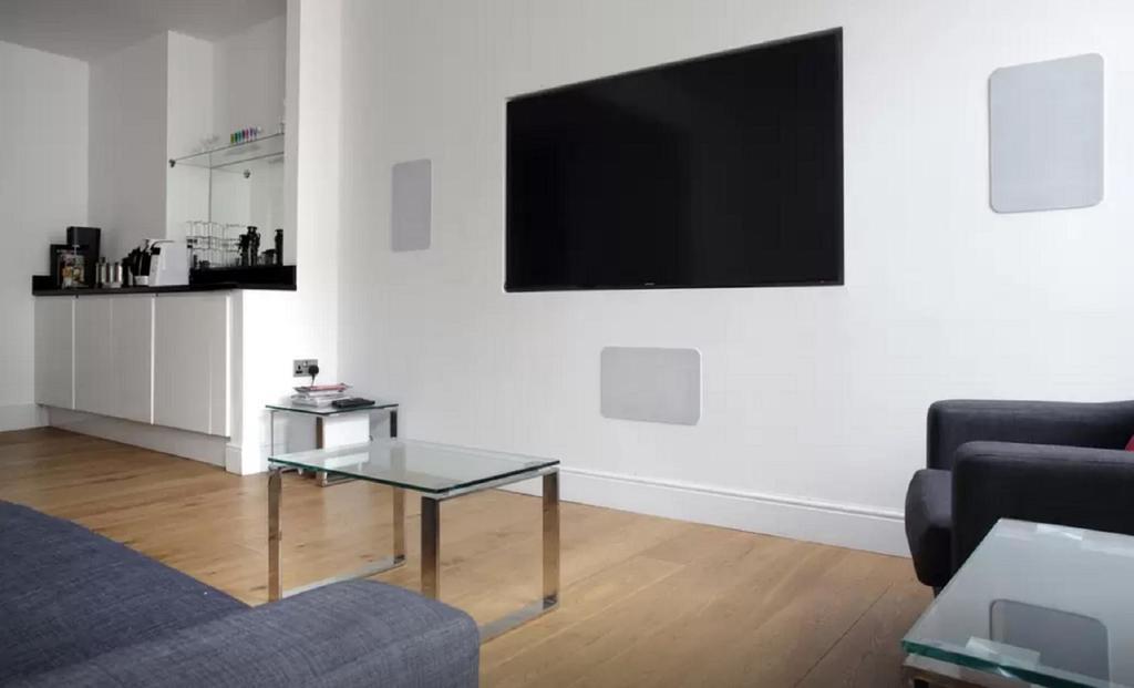 Clamshell Land - Royal Mile Apartment Edinburgh Ruang foto