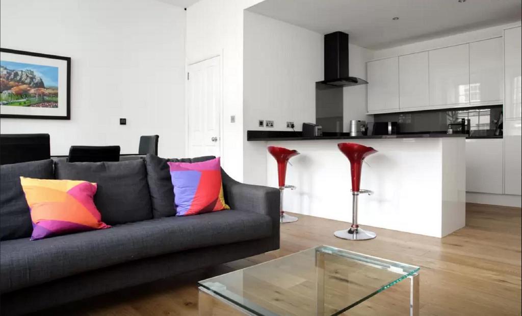 Clamshell Land - Royal Mile Apartment Edinburgh Ruang foto