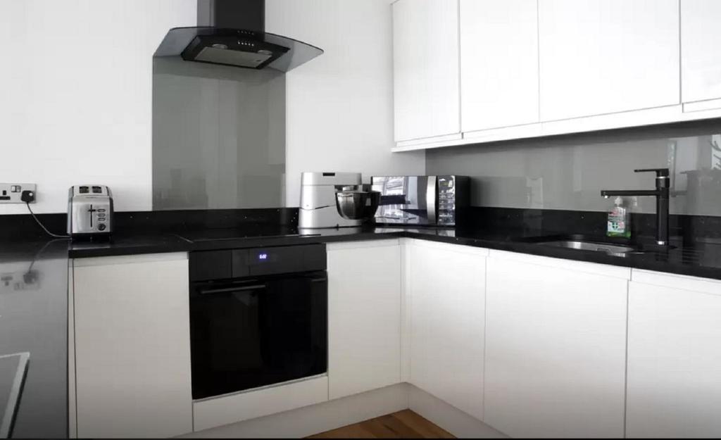 Clamshell Land - Royal Mile Apartment Edinburgh Ruang foto
